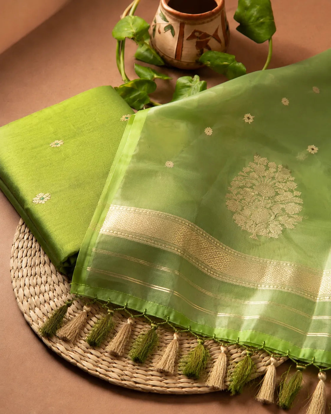 Mandi Weave Zari Suit Set