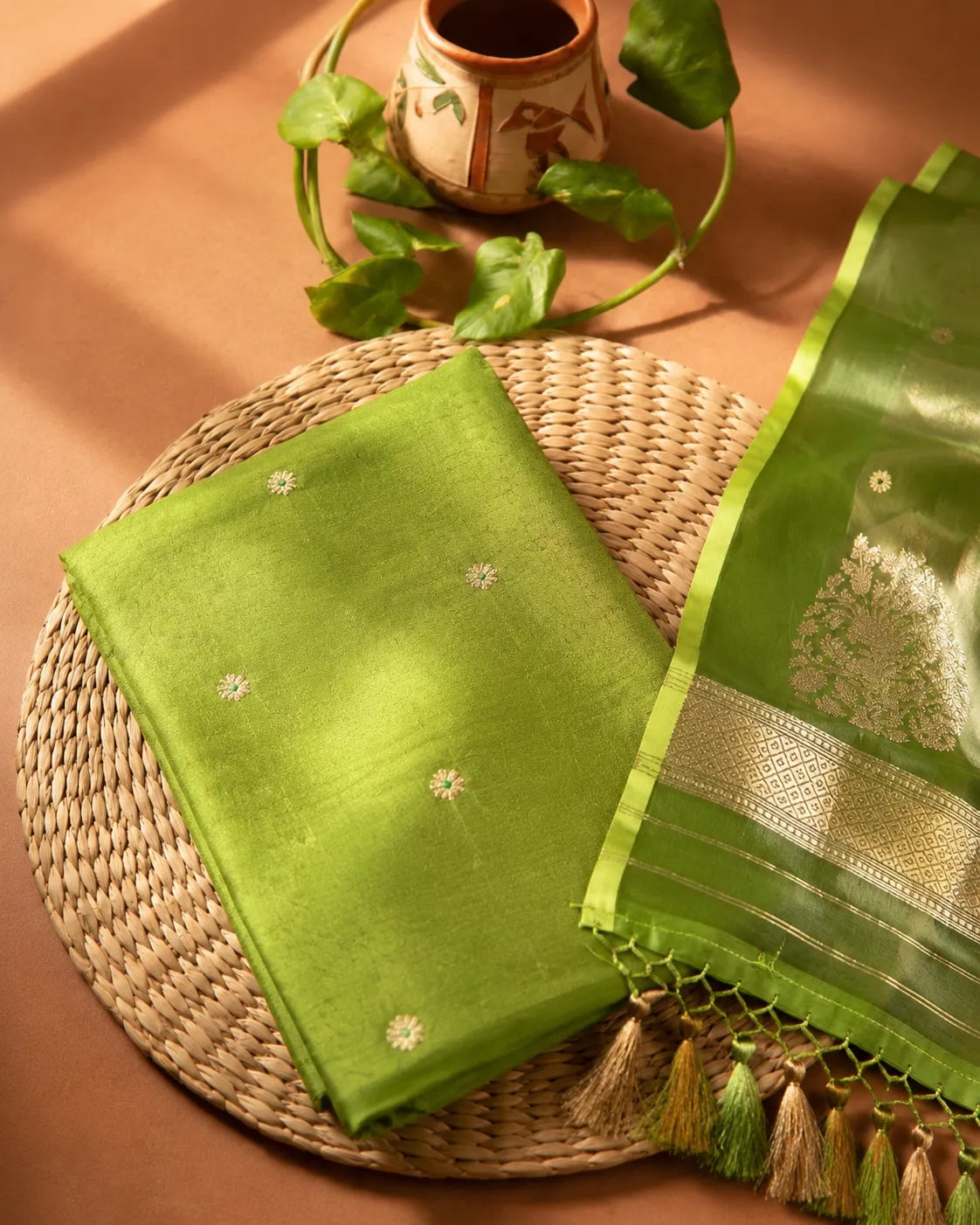 Mandi Weave Zari Suit Set