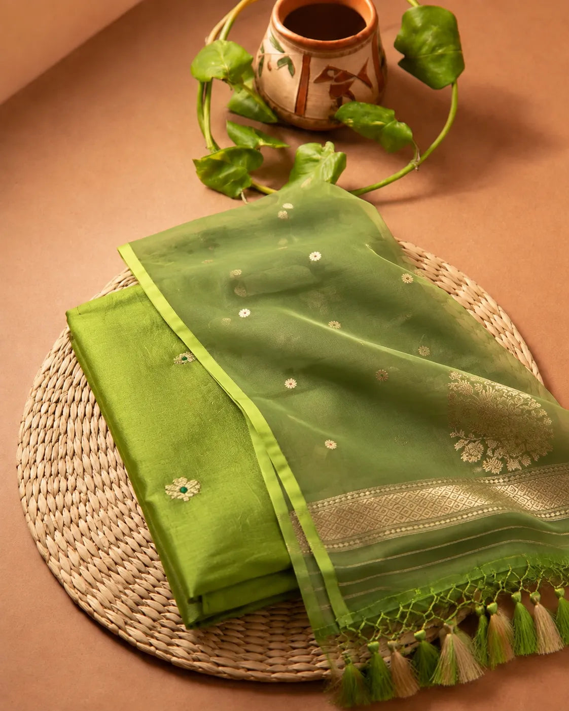 Mandi Weave Zari Suit Set
