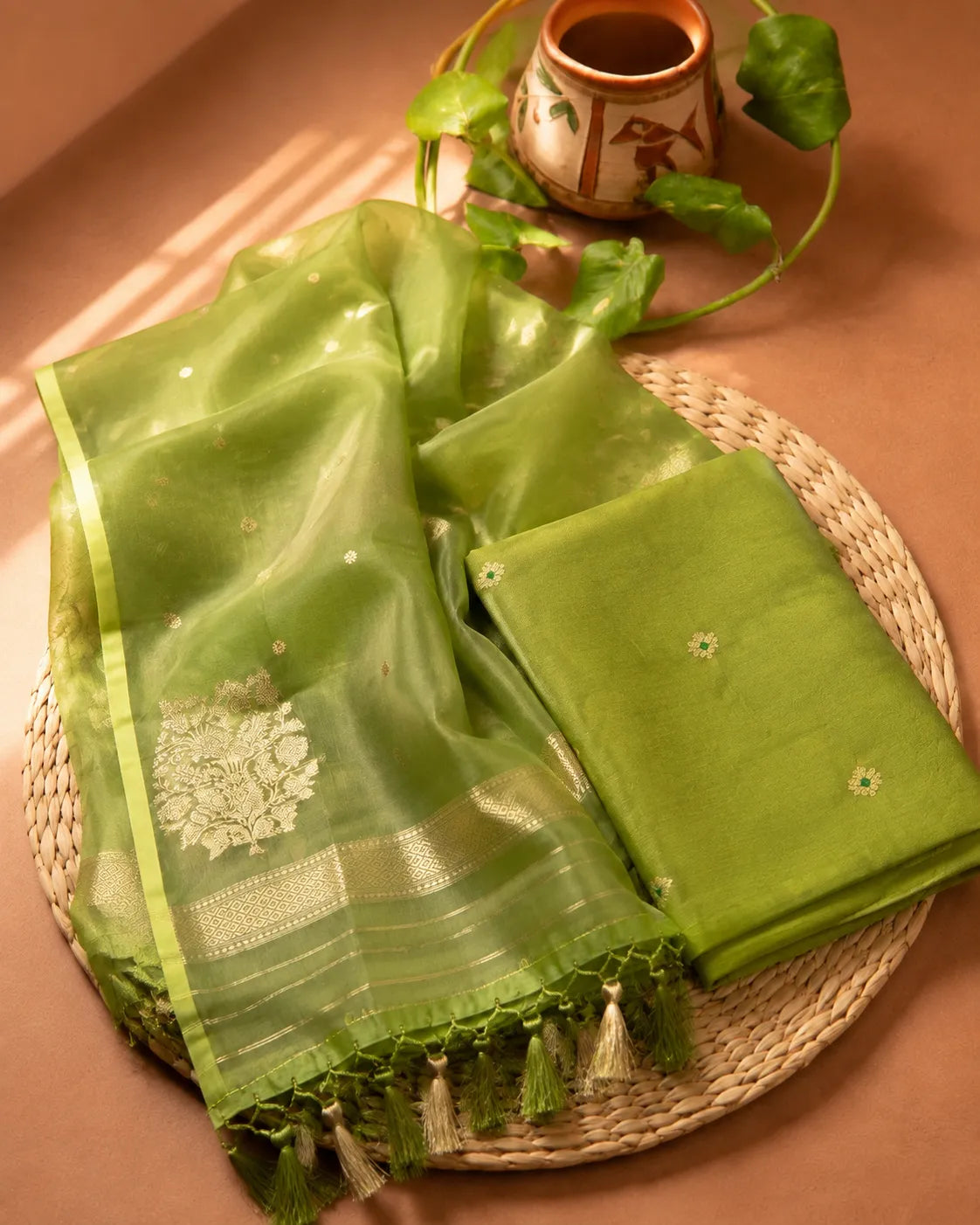 Mandi Weave Zari Suit Set