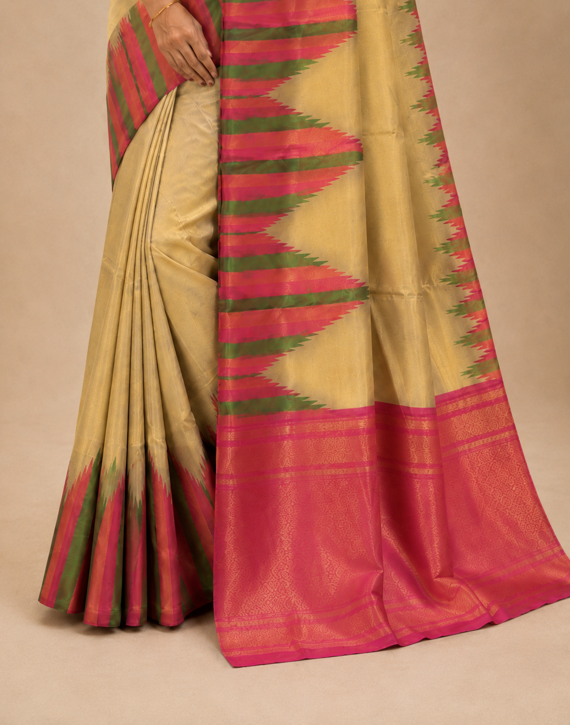 Kumaran Kanjivaram Silk Saree