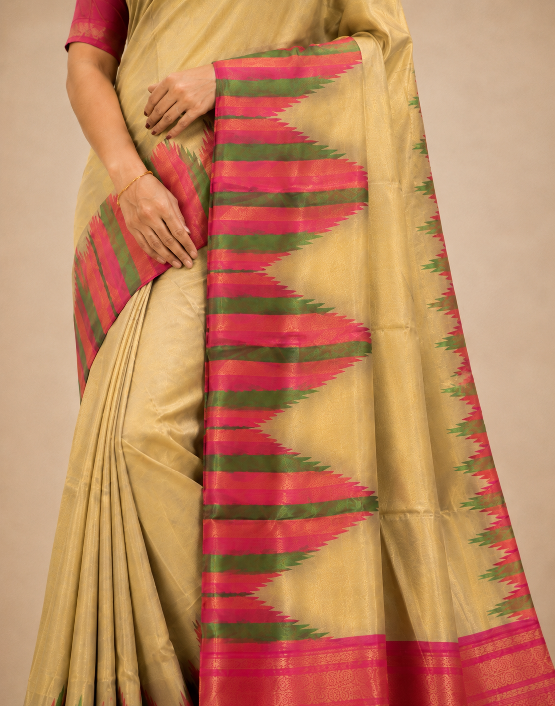 Kumaran Kanjivaram Silk Saree