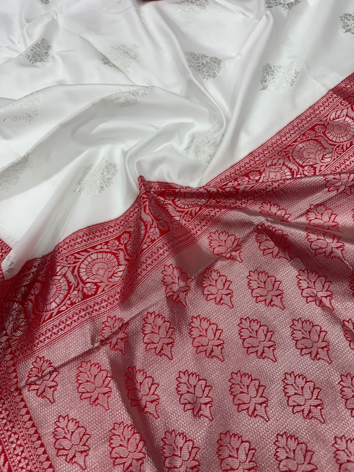 Easy-to-Wear Banarasi Style Saree Crafted in Smooth Lichi Silk