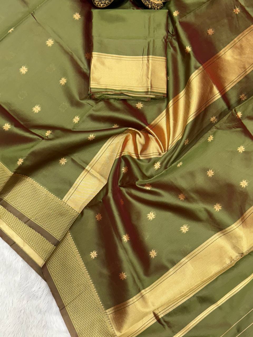 Elegant Comfort Organic Banarasi Lichi Silk Wedding Saree