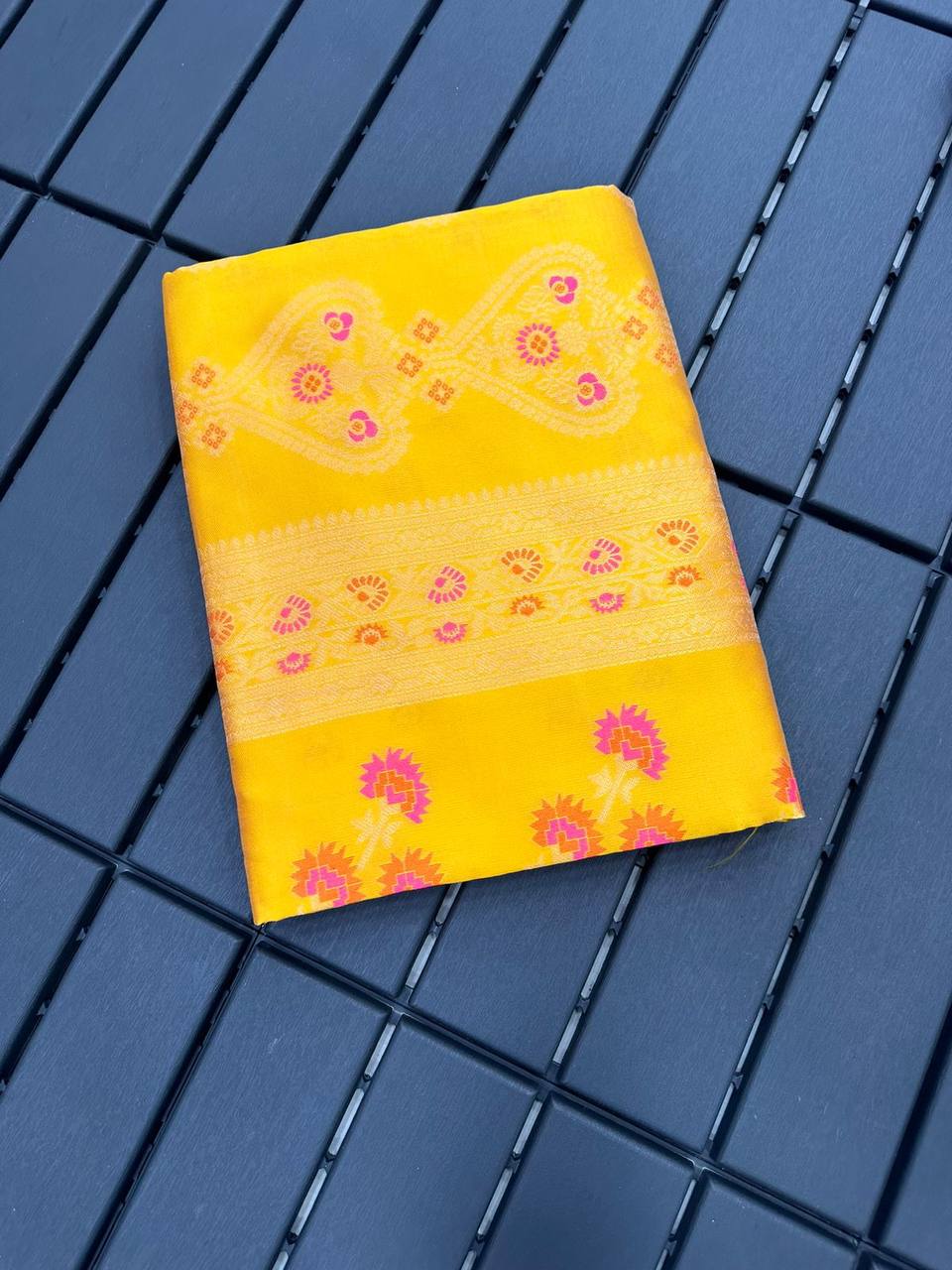 Easy-Drape Lichi Silk Saree with Banarasi Motifs