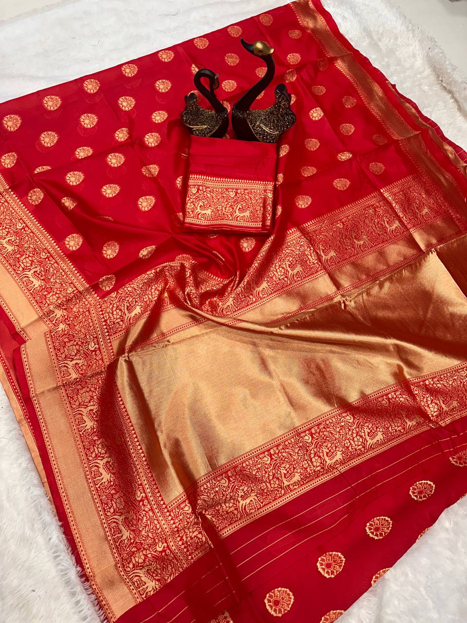 Breathable Organic Banarasi Lichi Silk Wedding Saree